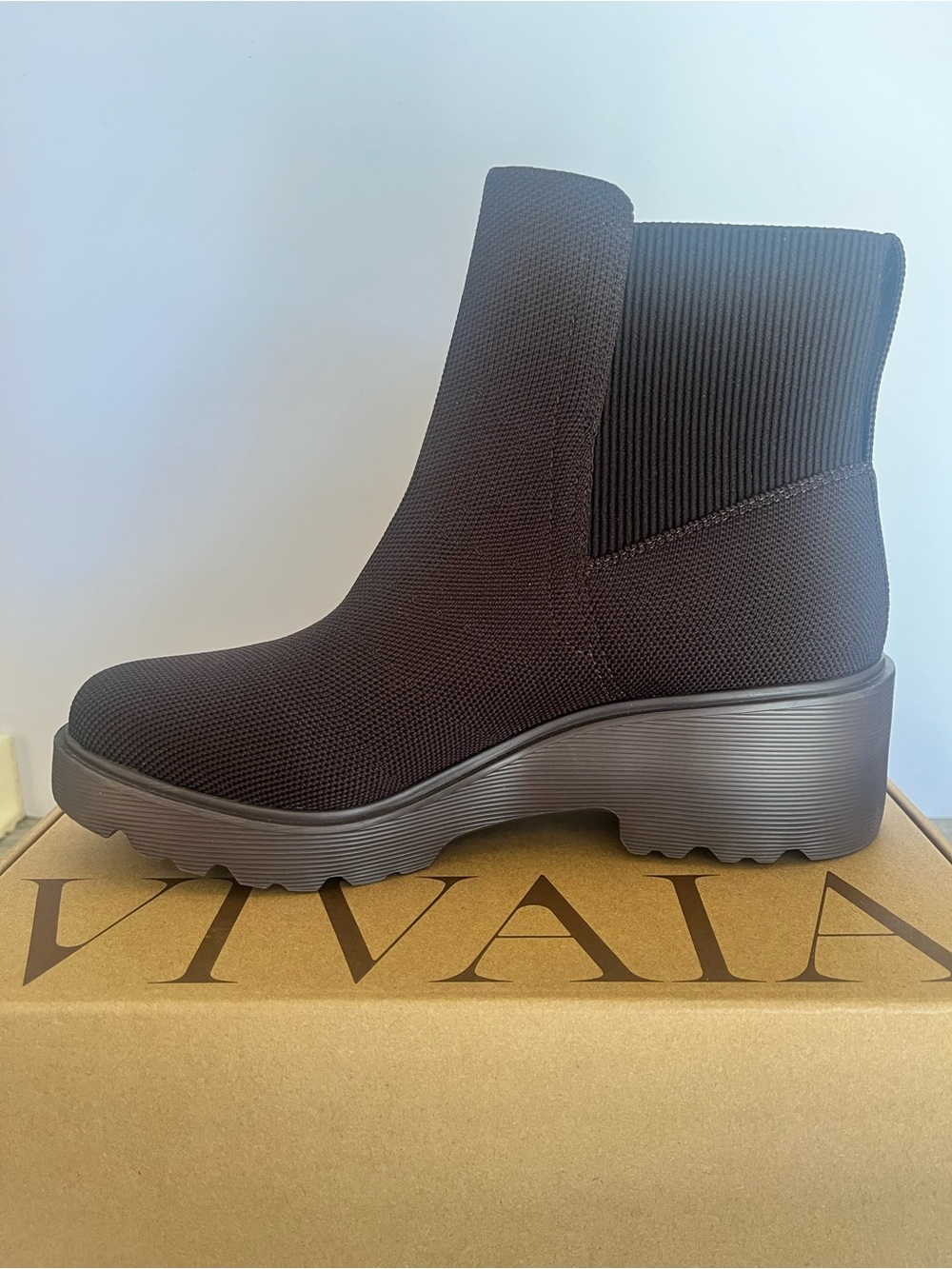 Brand New: VIVAIA Round-toe Chunky Platform Boots
